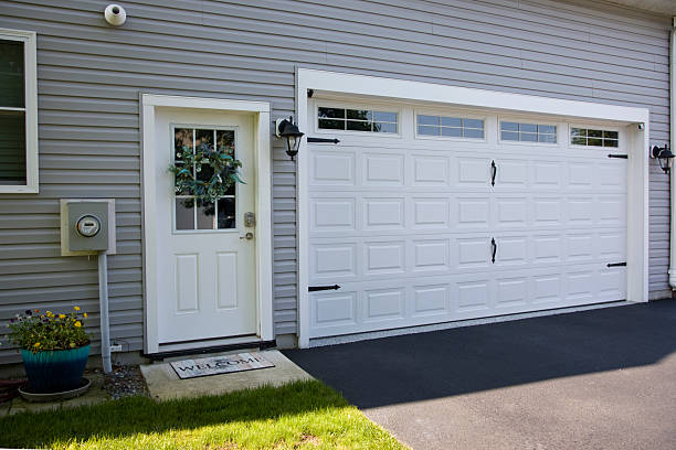 24/7 Emergency Garage Door Panel Replacement experts in Tysons, VA